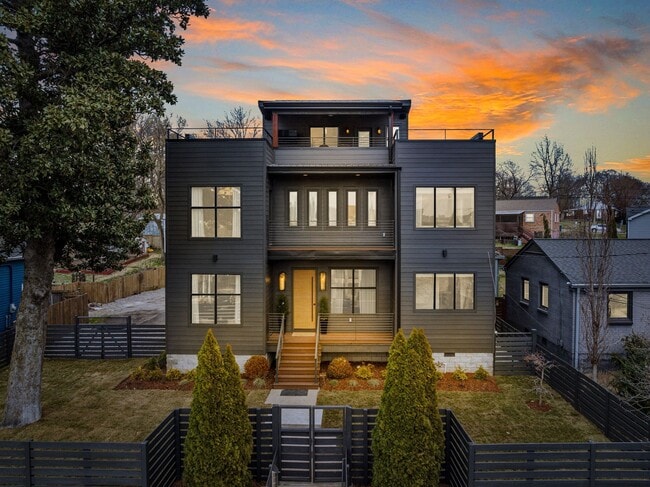 property at 601 S 9th St