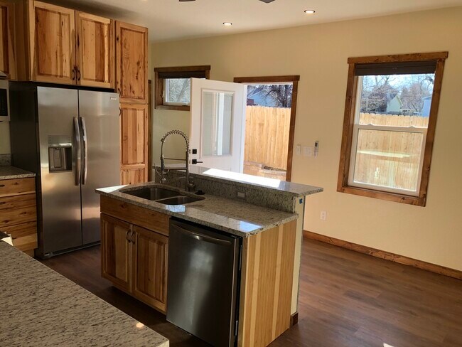 2343 Garrison St in Lakewood, CO - Foto de edificio - Building Photo