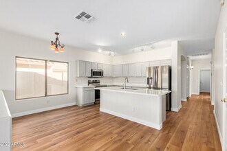 13232 W Edgemont Ave in Goodyear, AZ - Building Photo - Building Photo