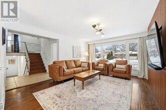 160 Caines Ave in Toronto, ON - Building Photo - Building Photo