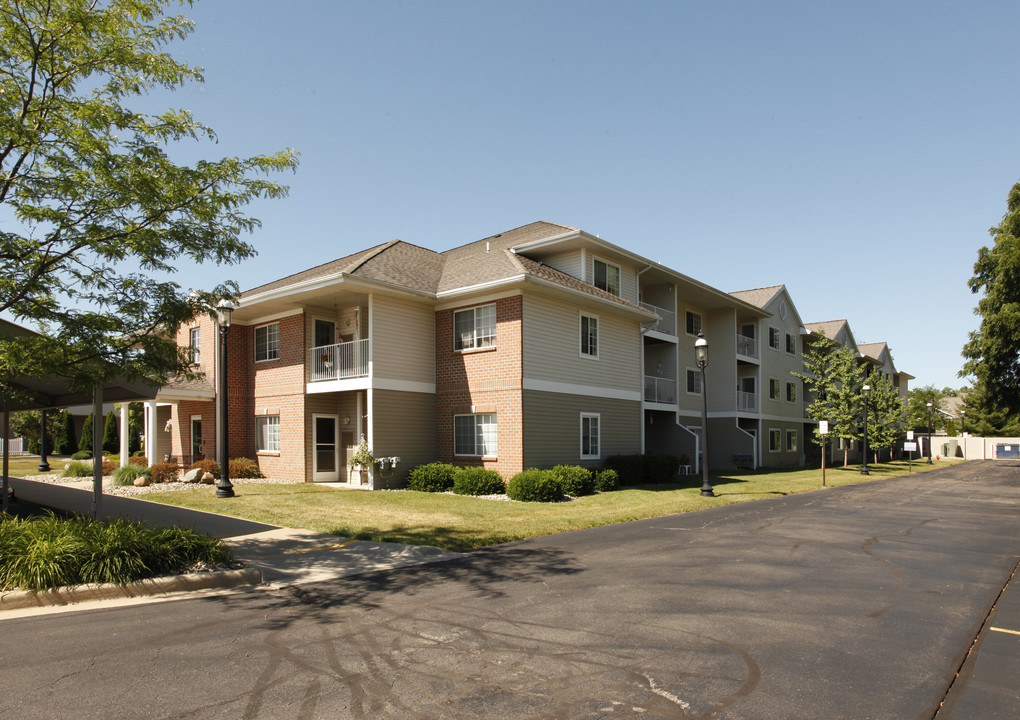 Seniors of Maple Ridge in Jackson, MI - Building Photo