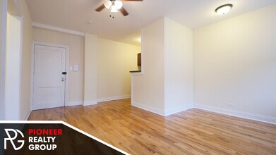 818 W Diversey Pky, Unit M in Chicago, IL - Building Photo - Building Photo