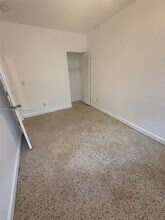 1182 NW 65th St in Miami, FL - Foto de edificio - Building Photo