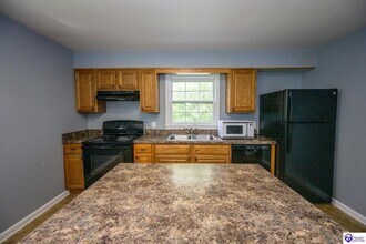 640 Rineyville-Big Springs Rd in Radcliff, KY - Building Photo - Building Photo