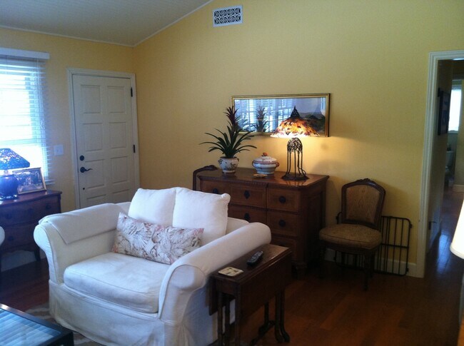 1337 Danielson Rd-Unit -Unit B in Montecito, CA - Building Photo - Building Photo