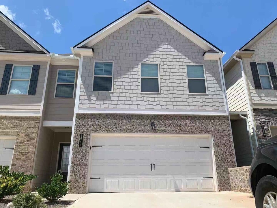 3649 Prospect Point Dr in Oakwood, GA - Foto de edificio