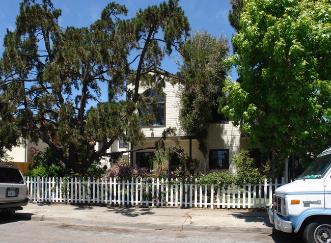 1934-1938 Thomas Ave in San Diego, CA - Building Photo - Building Photo