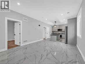 298 George St in Amherstburg, ON - Foto de edificio - Building Photo