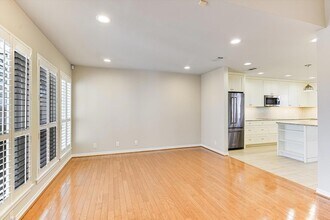 8405 Cima Serena Ct in Austin, TX - Foto de edificio - Building Photo