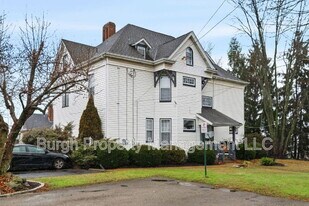 502 Walnut Ave in Clairton, PA - Building Photo