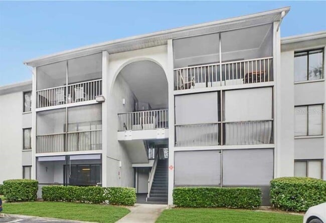 property at 1122 S Pine Ridge Cir