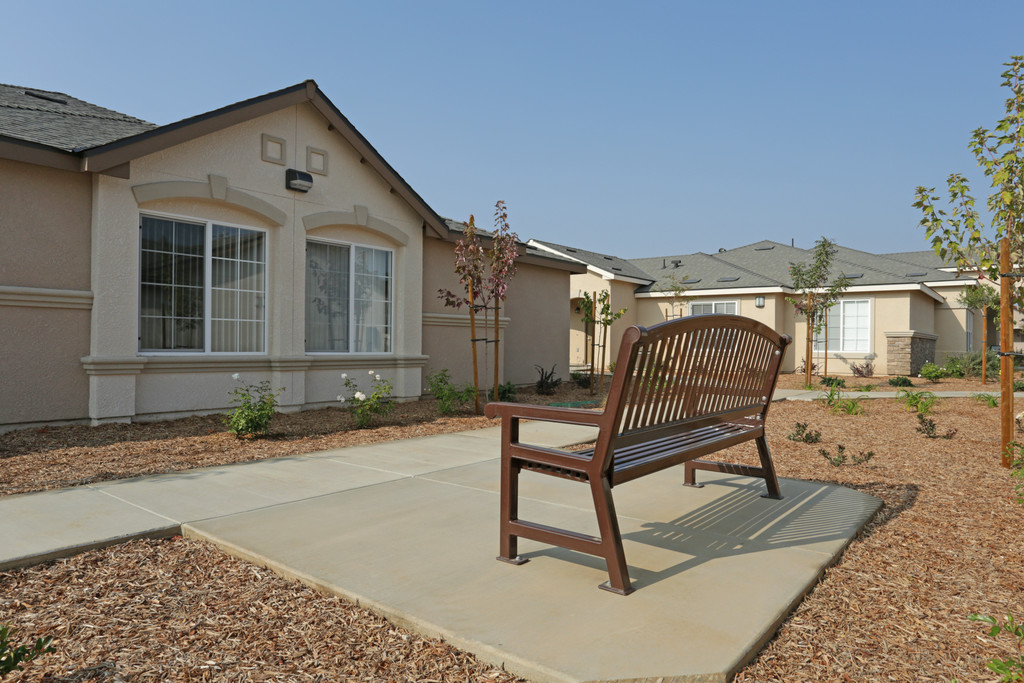 Tollhouse Crossing Apartments in Clovis, CA