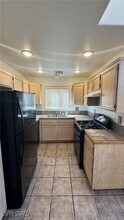 5542 Smoke Signal Ave in Las Vegas, NV - Building Photo - Building Photo