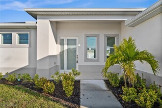 2481 NW 9th St in Cape Coral, FL - Building Photo - Building Photo