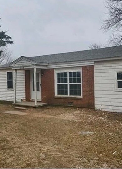 property at 12704 NE 40th St