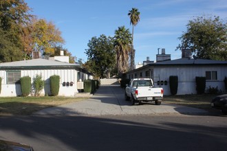 7007 Perris Hill Rd in San Bernardino, CA - Building Photo - Building Photo