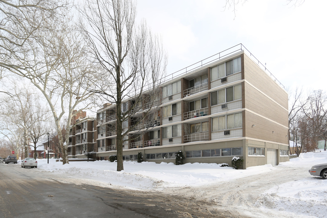 Colony Apartments in Rochester, NY - Foto de edificio