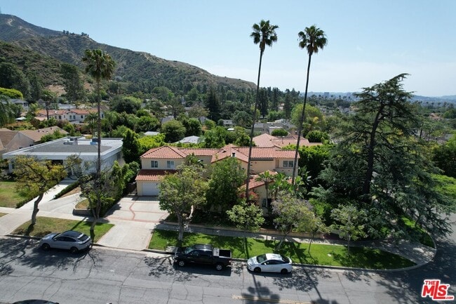 1861 W Mountain St in Glendale, CA - Building Photo - Building Photo