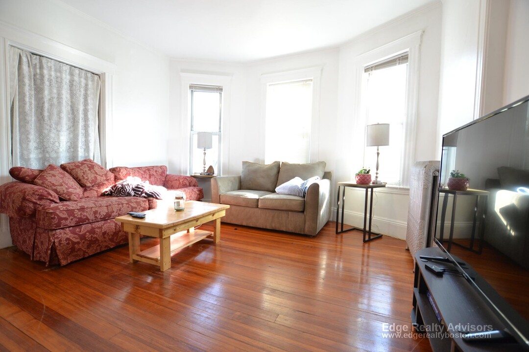 162 Kelton St, Unit 1 in Boston, MA - Building Photo