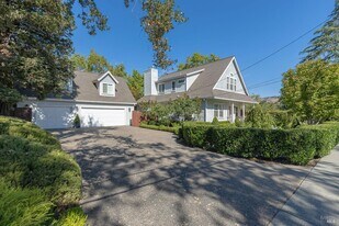 840 Hunt Ave in St Helena, CA - Building Photo