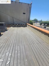 134 Oak St in Brentwood, CA - Foto de edificio - Building Photo