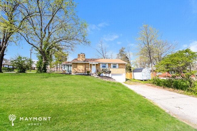 property at 7 Sycamore Dr