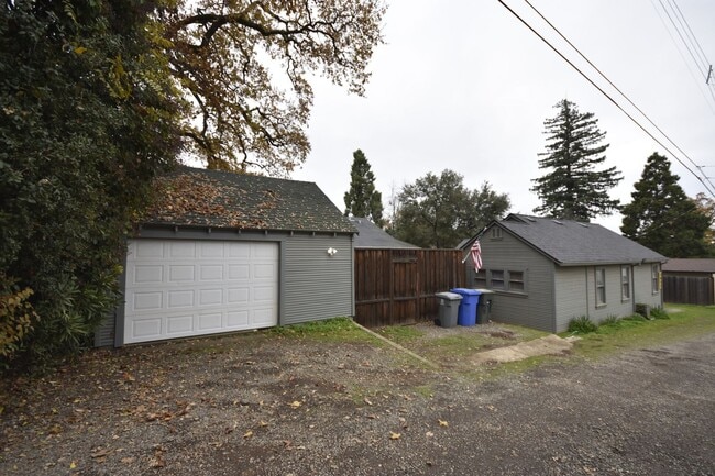 1012 Bidwell St in Folsom, CA - Building Photo - Building Photo