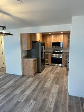 520 E South Weber Dr in South Weber, UT - Foto de edificio - Building Photo