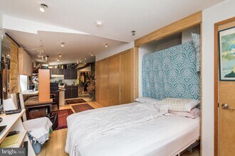 1202 N 7th St-Unit -3R in Philadelphia, PA - Foto de edificio - Building Photo