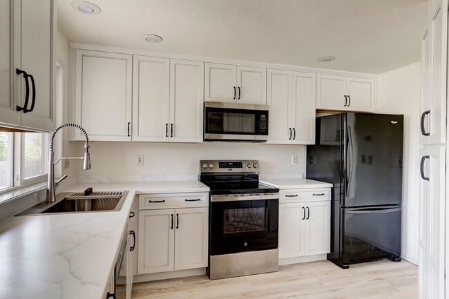 property at 418 SW Erie Cir