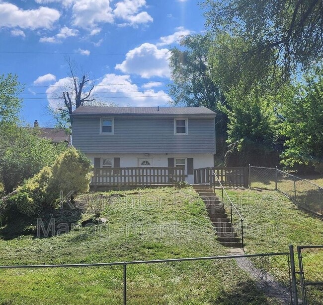 813 Highland Ave in Waynesboro, VA - Building Photo - Building Photo