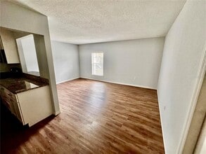 115 Picardy Villa Cir in Brandon, FL - Building Photo - Building Photo