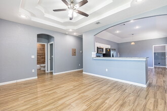 479 Corliss in San Antonio, TX - Foto de edificio - Building Photo