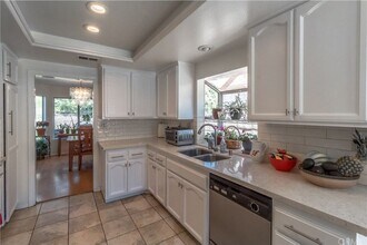 30125 Leticia Ct in Agoura Hills, CA - Building Photo - Building Photo