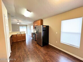 1960 McGirts Point Blvd in Jacksonville, FL - Building Photo - Building Photo