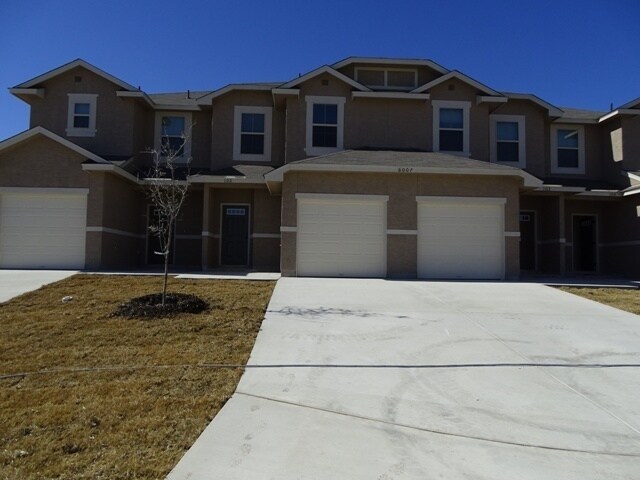 6007 Karly Way in San Antonio, TX - Foto de edificio