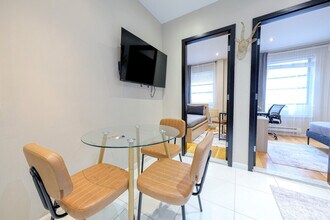 5 W 101st St in New York, NY - Building Photo - Building Photo