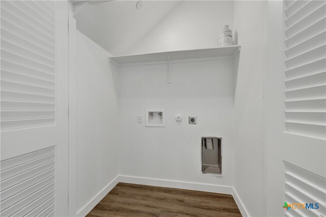 property at 104 Creekside Trail