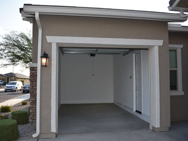 property at 2530 W Huntington Dr