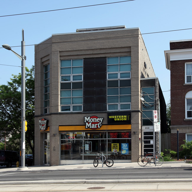 909 St Clair Ave W in Toronto, ON - Building Photo - Building Photo