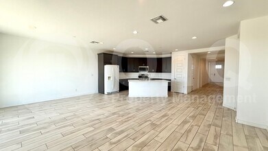 5324 S 24th Ln in Phoenix, AZ - Building Photo - Building Photo