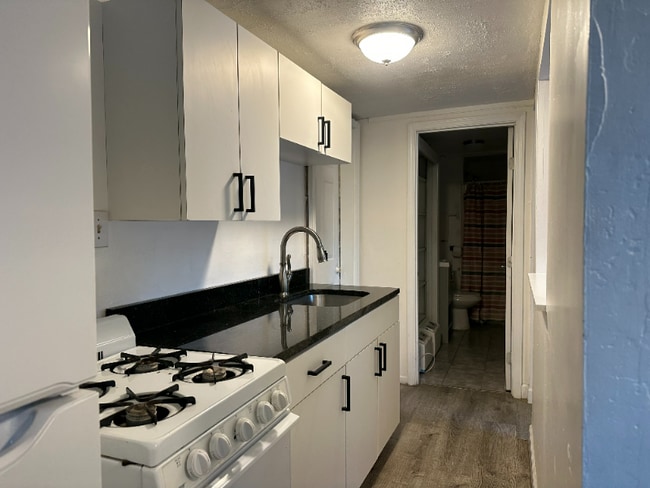 16 M St