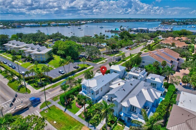 888 10th Ave S in Naples, FL - Building Photo - Building Photo