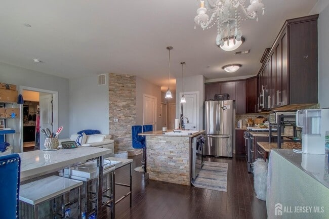 2330 NJ-33 in Trenton, NJ - Building Photo - Building Photo