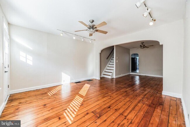 175 Dupont St in Philadelphia, PA - Building Photo - Building Photo