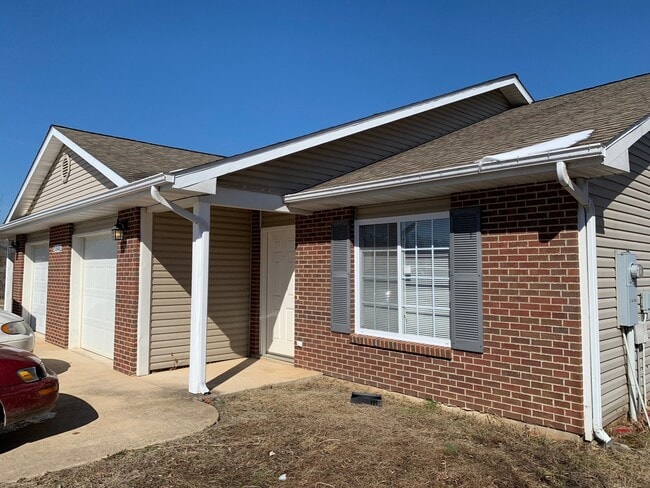 property at 15548 Trailside Ln