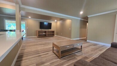 2122 W Lawson St in Fayetteville, AR - Building Photo - Building Photo