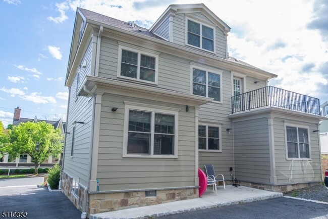 109 Springfield Ave in Summit, NJ - Building Photo - Building Photo