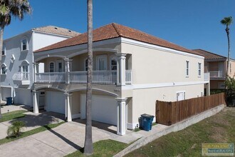 109a E Red Snapper St in South Padre Island, TX - Foto de edificio - Building Photo