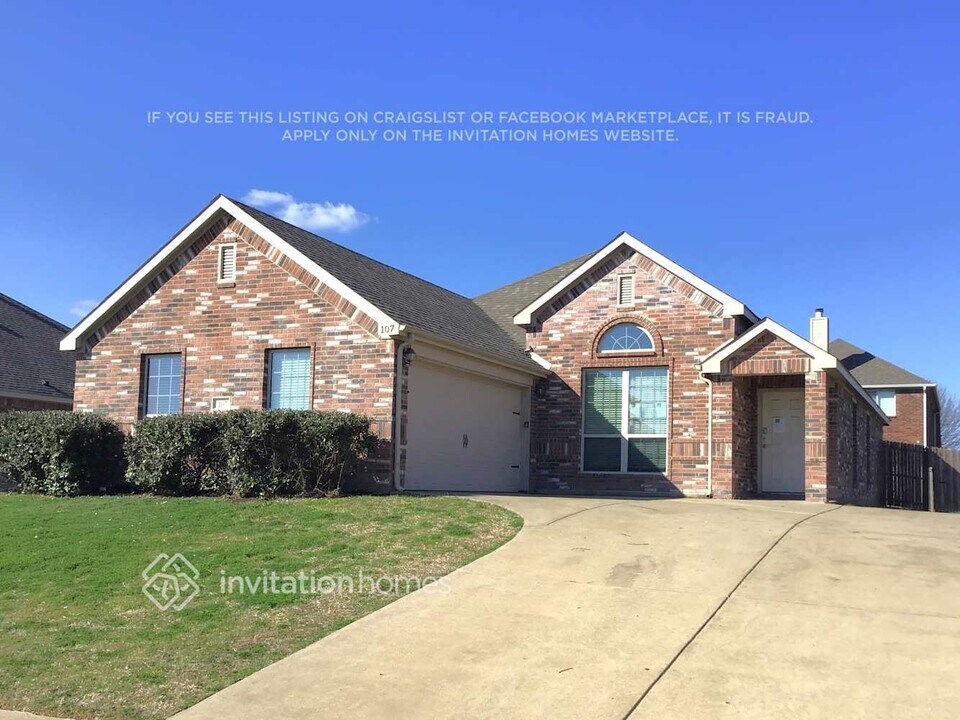 107 Anthony Ln in Red Oak, TX - Building Photo